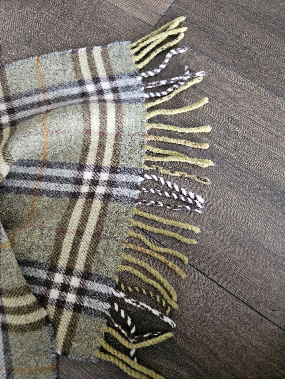 Burberry Cashmere Blend Nova Check Scarf | Made in England | 13" x 72" Unisex - Picture 3 of 12